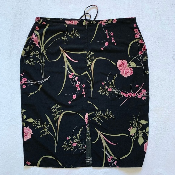 Vintage Floral Skirt with Tie Waistband and Zipper on Back - Picture 7 of 9